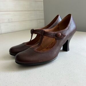 Sofft Shoes Womens 7.5 T-Strap Mary Jane Casual Kitten Heels Leather Brown
